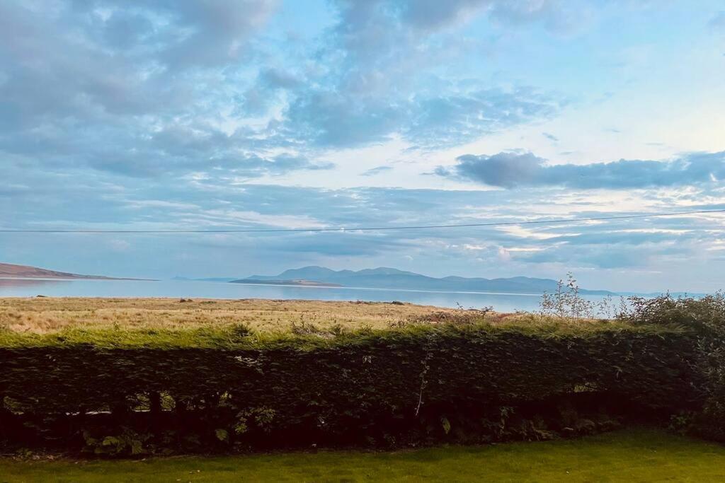 Beautiful Spacious Old Schoolhouse With Stunning Sea Views And Beach Nearby Villa Port Bannatyne Buitenkant foto