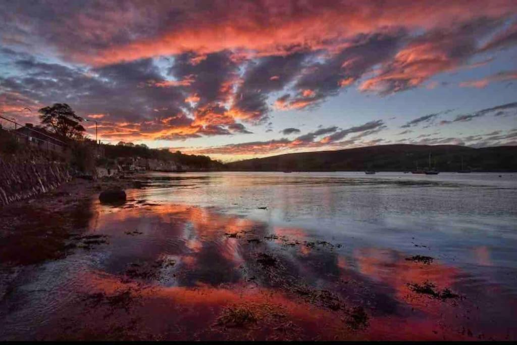 Beautiful Spacious Old Schoolhouse With Stunning Sea Views And Beach Nearby Villa Port Bannatyne Buitenkant foto