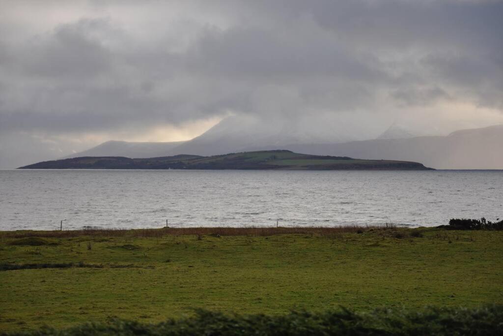 Beautiful Spacious Old Schoolhouse With Stunning Sea Views And Beach Nearby Villa Port Bannatyne Buitenkant foto